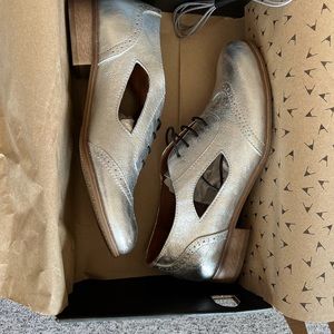 Julia Bo Oxford shoes